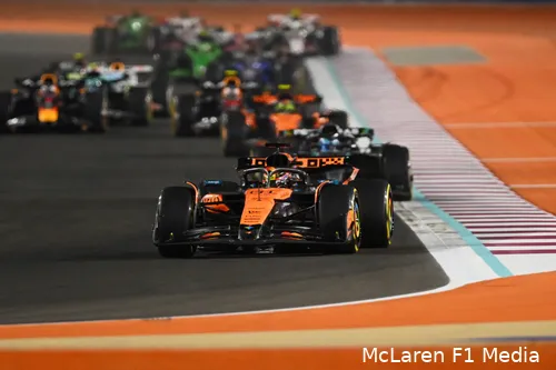 oscar-piastri-start-sprintrace-george-russell-qatar-2025