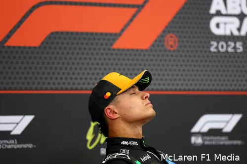 lando-norris-mclaren-gp-abu-dhabi-2025-zaterdag-19