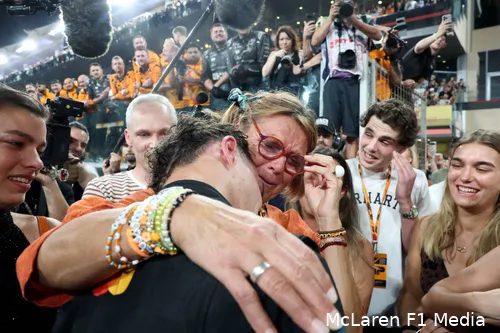 lando-norris-mclaren-gp-abu-dhabi-2025-zondag-cisca-moeder