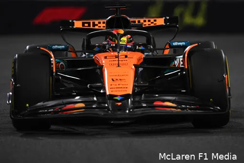 oscar-piastri-mclaren-abudhabi-vrijdag (6)