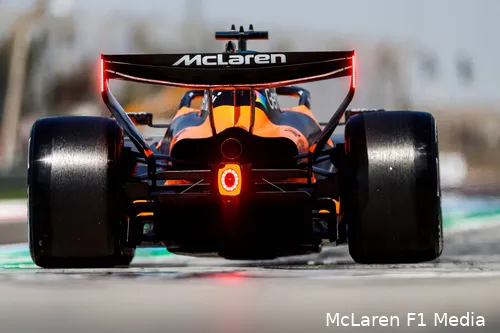 mclaren-oscar-piastri-mcl40-wintertest-bahrein-1
