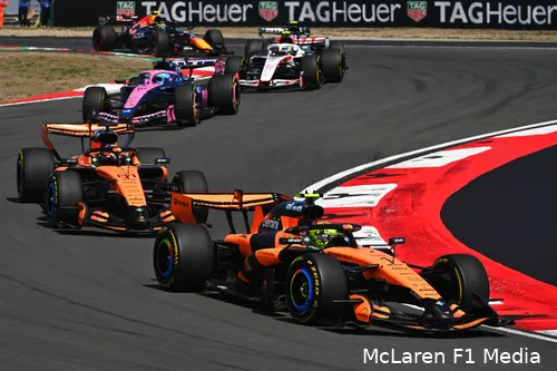 lando-norris-mclaren-oscar-piastri-china-zaterdag-2026