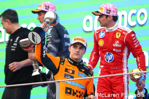 oscar-piastri-mclaren-charles-leclerc-ferrari-mercedes-andrea-kimi-antonelli-gp-japan-2026-zondag-podium-3