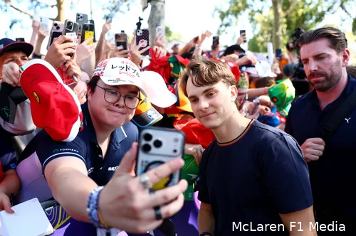 oscar-piastri-mclaren-vrijdag-australie (4)