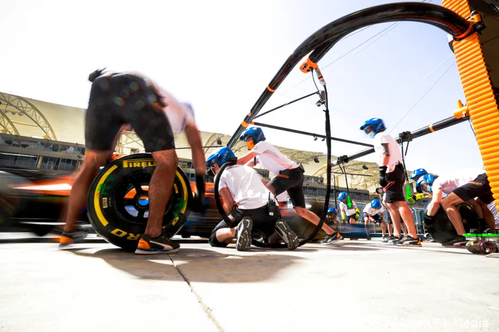 McLaren, een van de drie sterkste teams van 2021, mengt zich over het algemeen bij de teams met een tragere gemiddelde pitstop-tijd. (Foto: McLaren F1 Media)