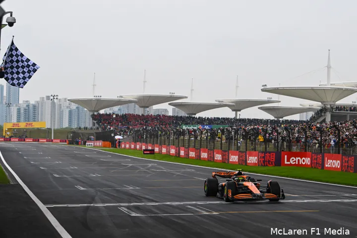 lando norris vlag mclaren china 2024