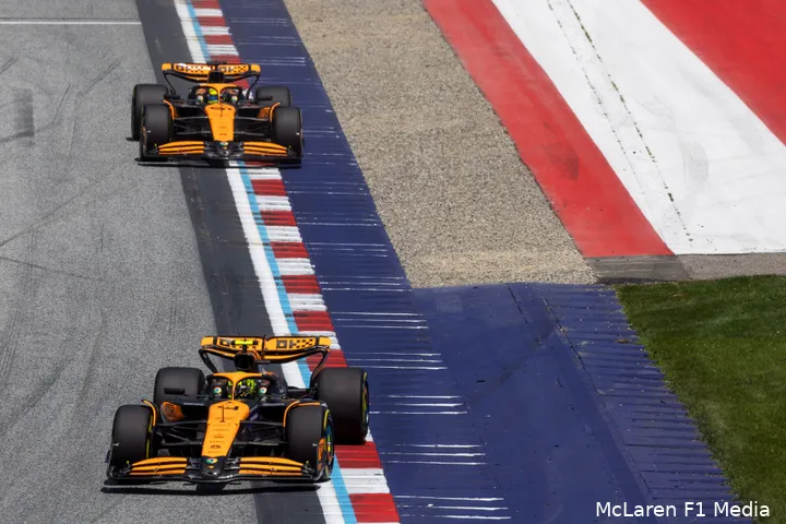 <i>McLaren had het lastig met binnen de lijntjes kleuren.</i>