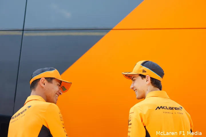 <i>Lachende gezichten bij McLaren.</i>