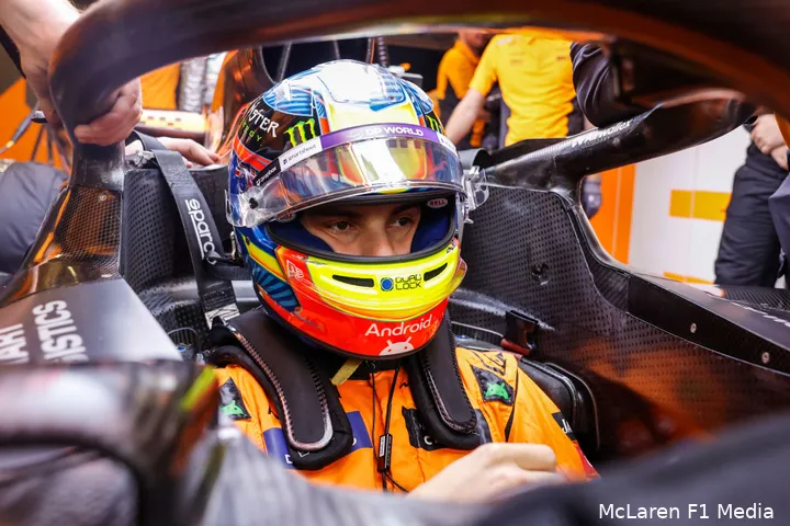 oscar piastri mclaren cockpit helm