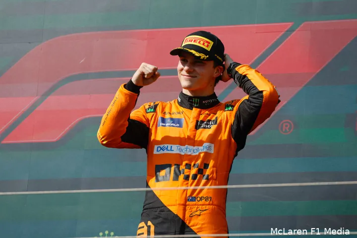 Piastri's eerste keer op de hoogste trede van het podium.
