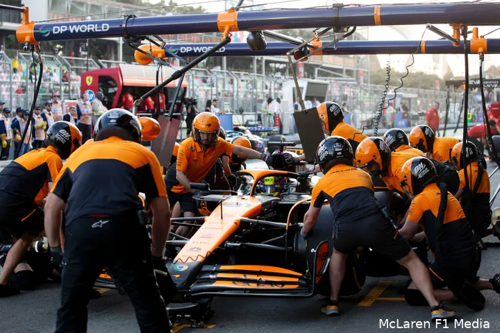 <i>Piastri bleef na zijn pitstop voor Pérez.</i>