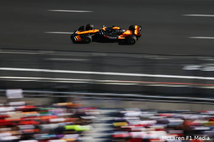 Piastri in actie tijdens de Grand Prix van Azerbeidzjan.