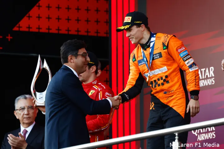 In Azerbeidzjan won Piastri de Grand prix, maar laaide er een controverse op rond zijn team.