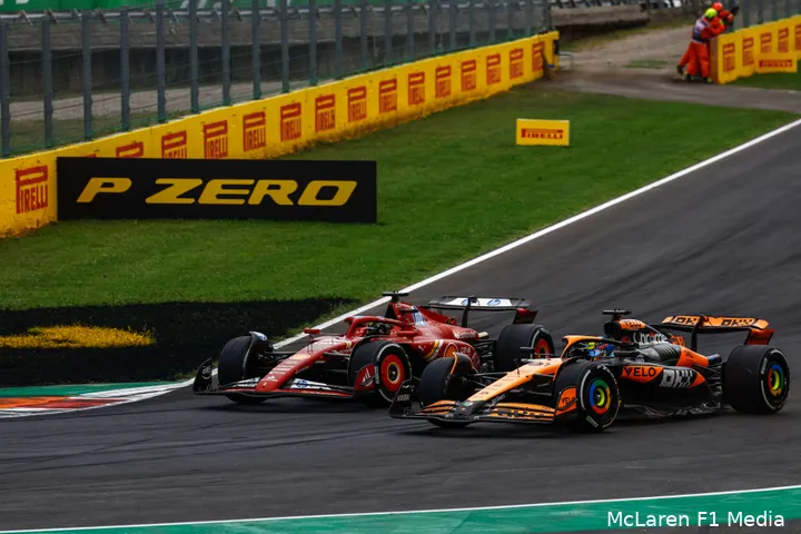 <i>In Italië trok Leclerc aan het langste eind, nu sloeg Piastri terug.</i>