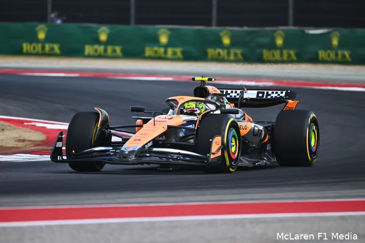 <i>McLaren heeft niet alleen een nieuwe kleurstelling, maar ook nieuwe upgrades.</i>