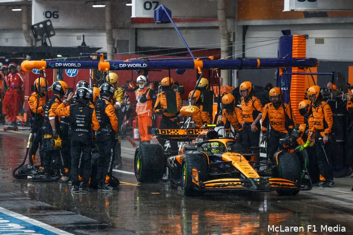 Norris baalde ervan dat McLaren de rode vlag strategisch miste in Brazilië.