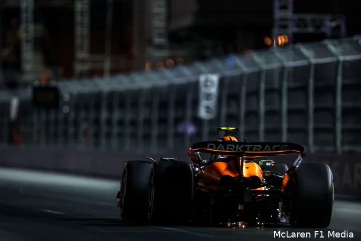 <i>Verstappen meent dat hij in een McLaren met speels gemak kampioen was geworden.</i>