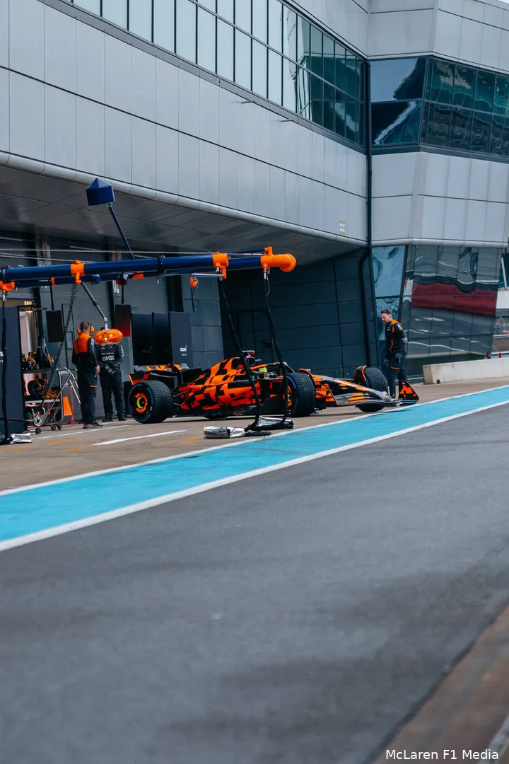 <i>De nieuwe auto van McLaren, de MCL39.</i>