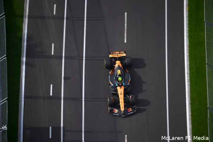 <i>Beide auto's van McLaren eindigde de trainingen in de top vier.</i>