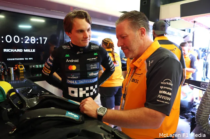 Brown is lovend over het optreden van de McLaren-coureurs in Melbourne.