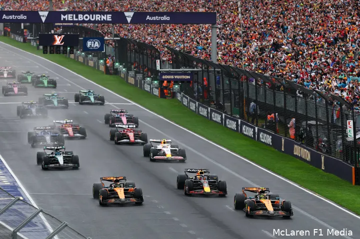 <i>Max Verstappen was in Melbourne de enige die de McLarens kon uitdagen.&nbsp;</i>