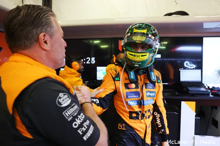 oscar piastri zak brown mclaren gp australie zondag 2025