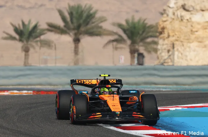 Mercedes komt dichter bij McLaren in de avonduren, wanneer het afkoelt.