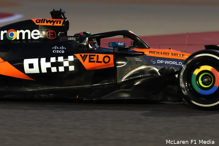 oscar piastri mclaren 2025 vrijdag bahrein