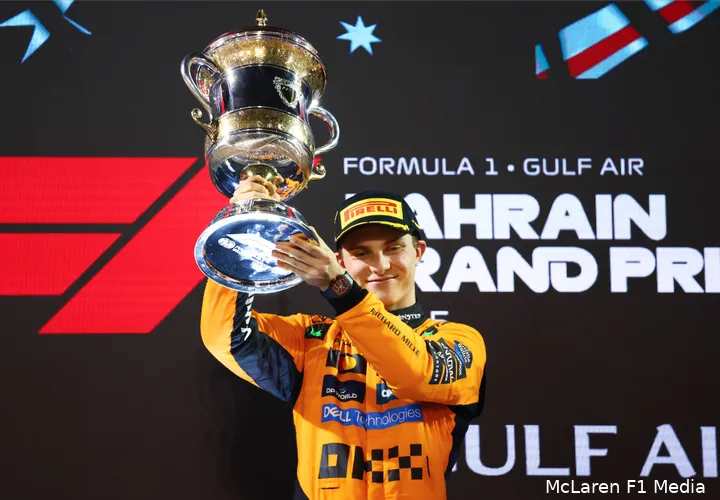 piastri podium bahrein 2210080392