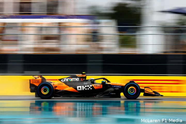 Regen, hitte, sneeuw, zand, hagel... Kan iets de McLaren stoppen dit jaar?