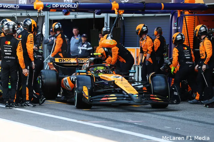 lando norris mclaren 2025 monaco gp pitstop