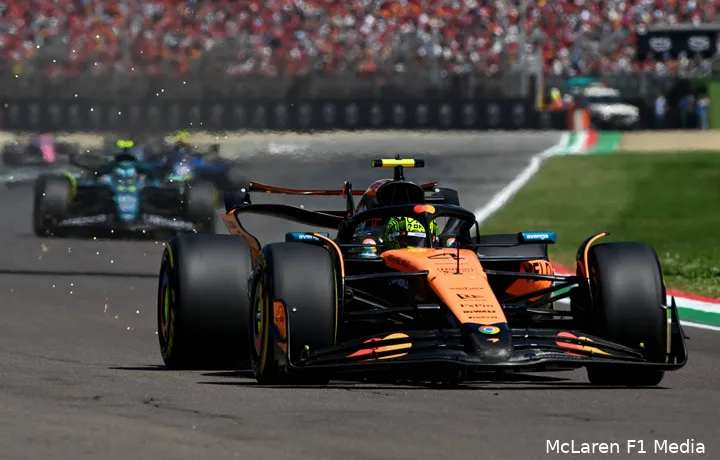 lando norris mclaren mcl39 imola 2025 1 fernando alonso drs