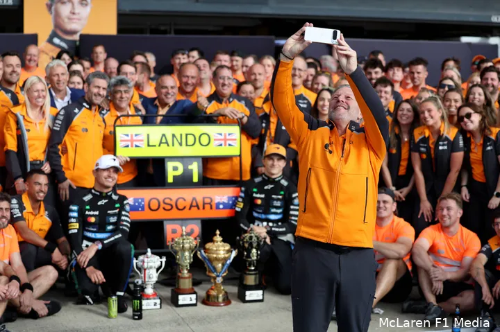 oscar piastri podium silverstone 2025 lando norris team foto