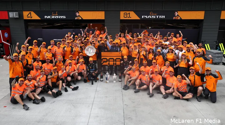 lando-norris-mclaren-gp-hongarije-2025-zondag-oscar-piastri-4