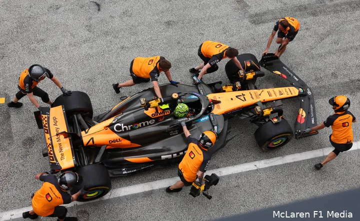 lando-norris-mclaren-mcl39-zandvoort-nederland-13-pitstop