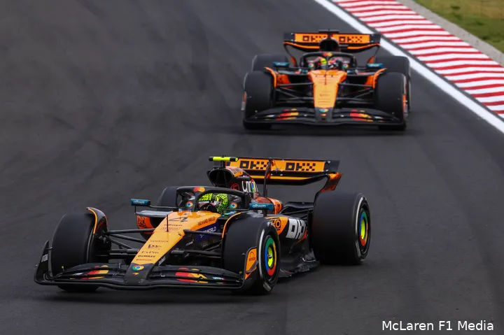 lando-norris-oscar-piastri-zondag-race-mclaren-hongarije