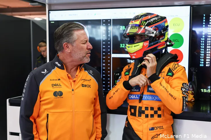 oscar-piastri-mclaren-gp-nederland-2025-vrijdag-zak-brown-2