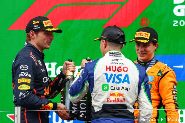 oscar-piastri-mclaren-isack-hadjar-visa-cash-app-racing-bulls-max-verstappen-red-bull-racing-gp-nederland-2025-zondag-4