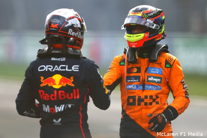 oscar-piastri-mclaren-max-verstappen-red-bull-racing-gp-nederland-2025-zondag-2
