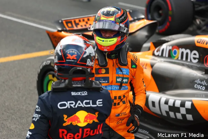 oscar-piastri-mclaren-max-verstappen-red-bull-racing-gp-nederland-2025-zondag-3