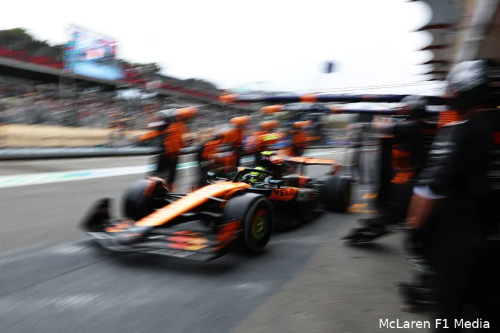 lando-norris-mclaren-gp-azerbeidzjan-2025-zondag-3