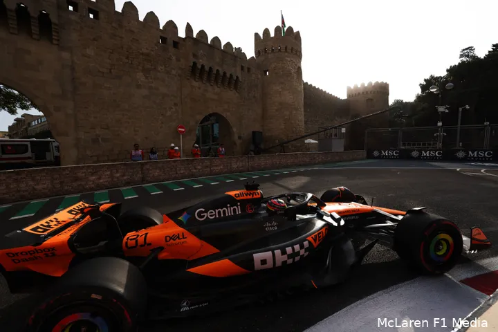 oscar-piastri-mclaren-baku-vrijdag (8)