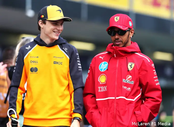 oscar-piastri-mclaren-gp-azerbeidzjan-2025-zondag-lewis-hamilton-ferrari-2