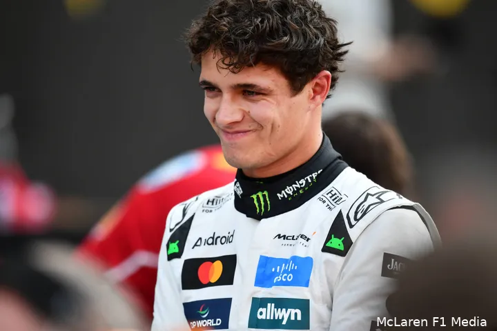 lando-norris-mclaren-mexico-zaterdag-2025