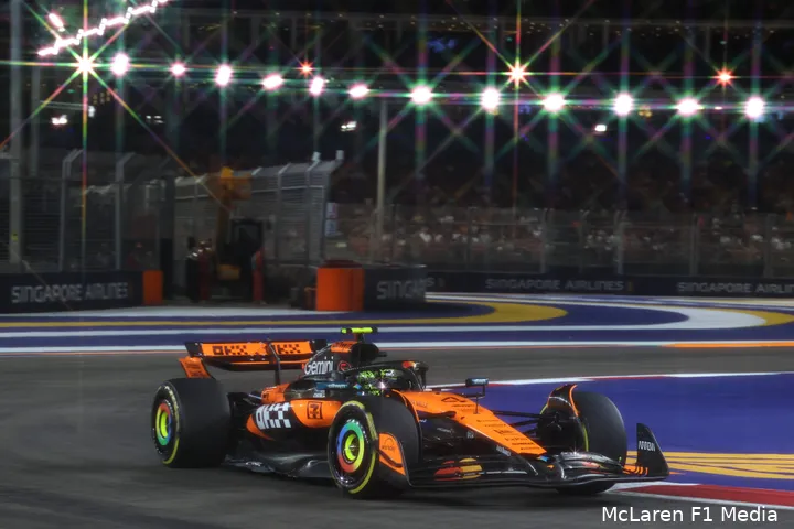 lando-norris-mclaren-vrijdag-singapore-2025