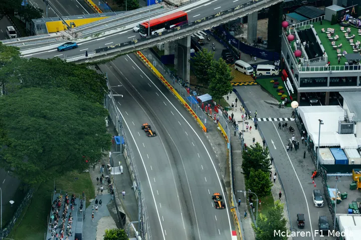 lando-norris-oscar-piastri-mclaren-vrijdag-singapore-2025