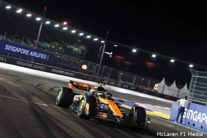 lando-norris-race-singapore-2025-mclaren