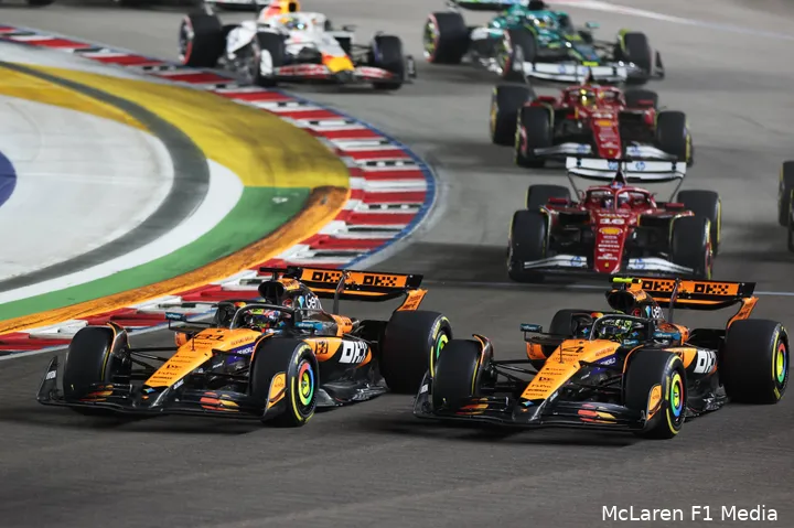 lando-norris-race-singapore-2025-mclaren-start-piastri-incident