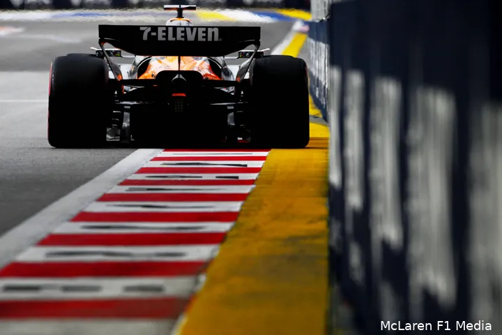 oscar-piastri-mclaren-vrijdag-singapore-2025