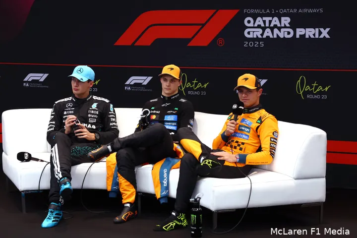 lando-norris-oscar-piastri-mclaren-gp-qatar-2025-zaterdag-george-russell-mercedes-persconferentie-2